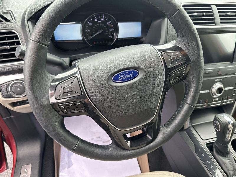 Used 2019 Ford Explorer LimitedImage 22