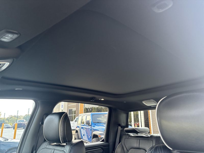 Used 2020 RAM 1500 LimitedImage 32
