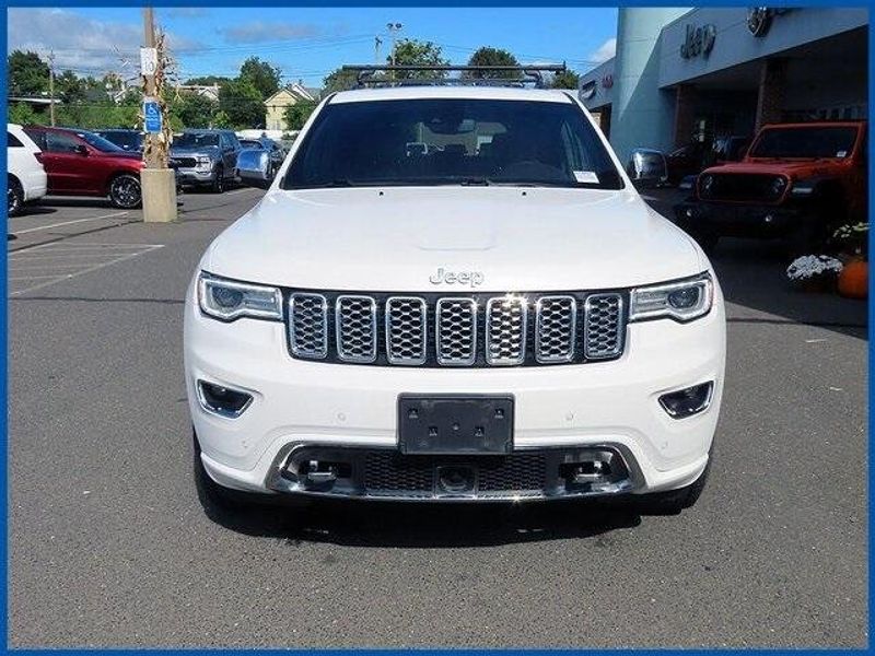2019 Jeep Grand Cherokee Overland photo 2