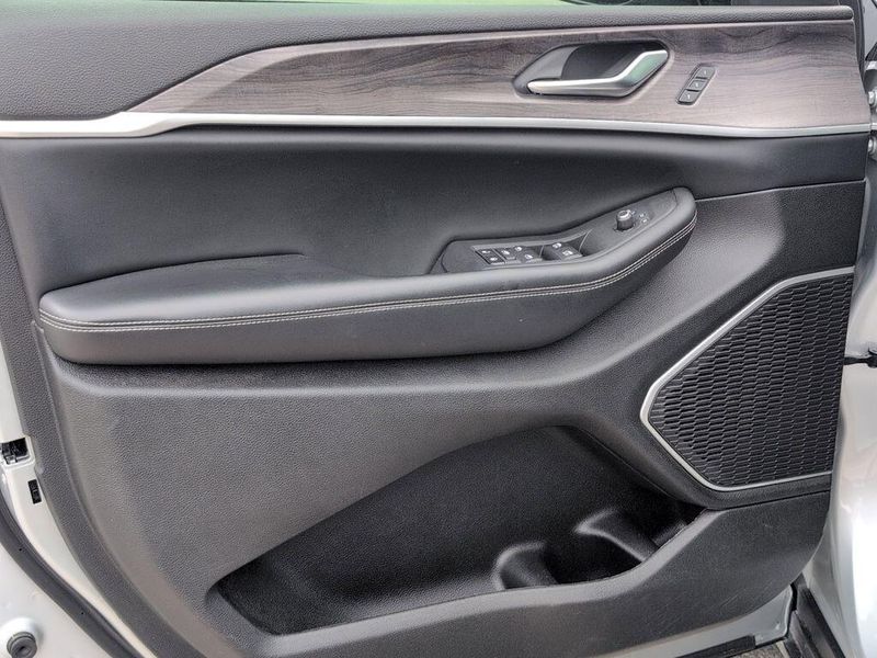 2022 Jeep Grand Cherokee LimitedImage 13