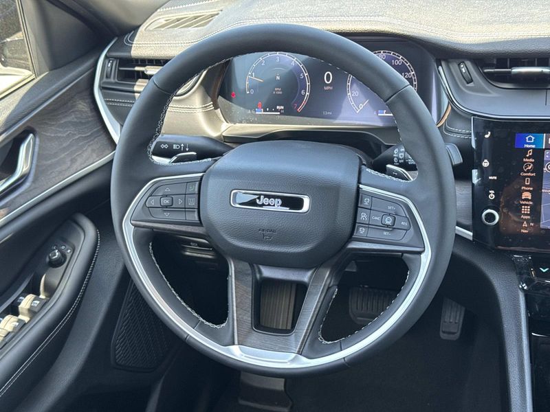 New 2026 Jeep Grand Cherokee L Laredo Altitude 4x4