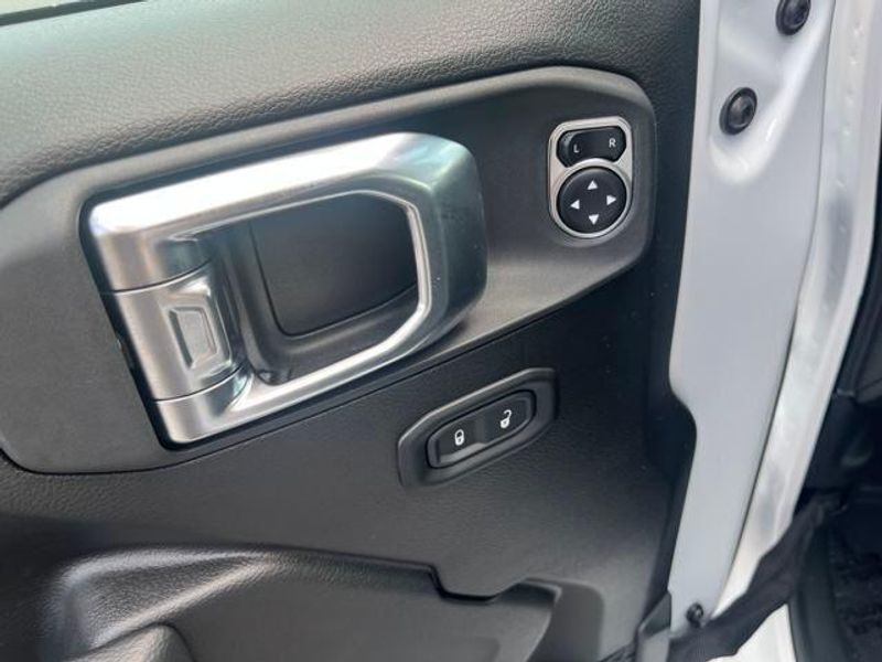 2025 Jeep Wrangler Willys2025 Jeep Wrangler 4-door Willys