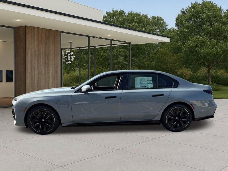 New 2026 BMW 7 Series 750e xDriveImage 12