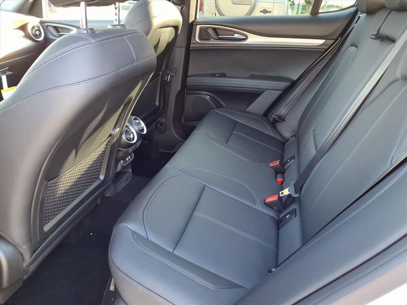 New 2025 Alfa Romeo Stelvio AwdImage 10