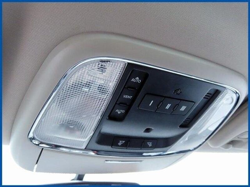 2012 Jeep Grand Cherokee LaredoImage 18
