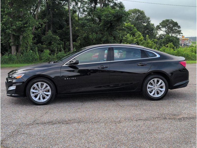 Used 2024 Chevrolet Malibu LTImage 2