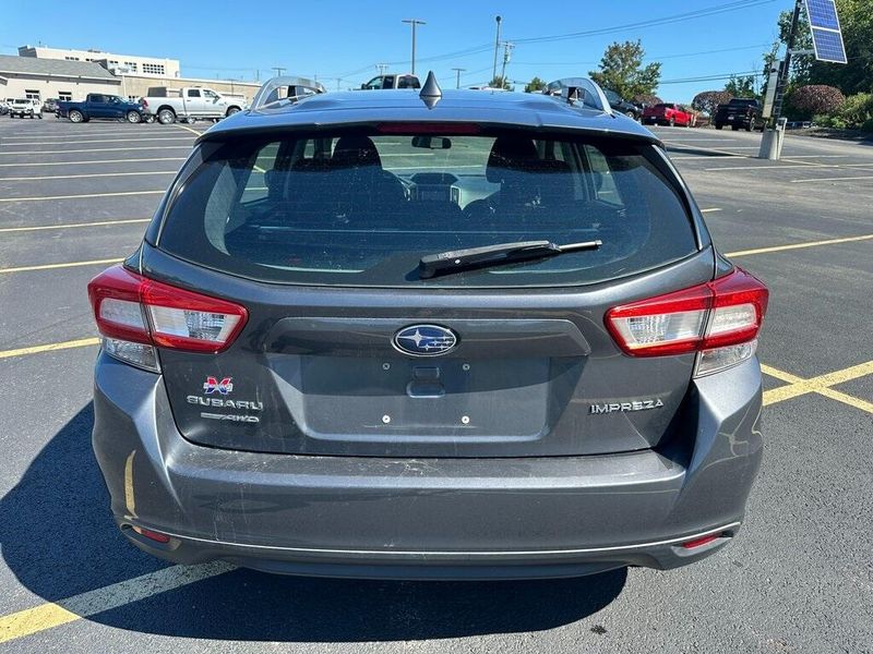 2018 Subaru Impreza Premium photo 7