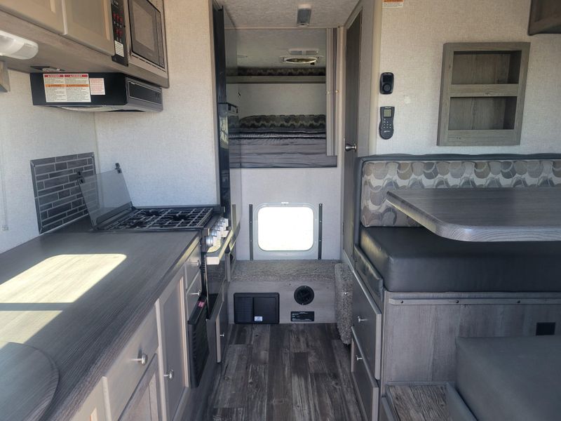 Used 2025 WOLF CREEK 890 Image 20