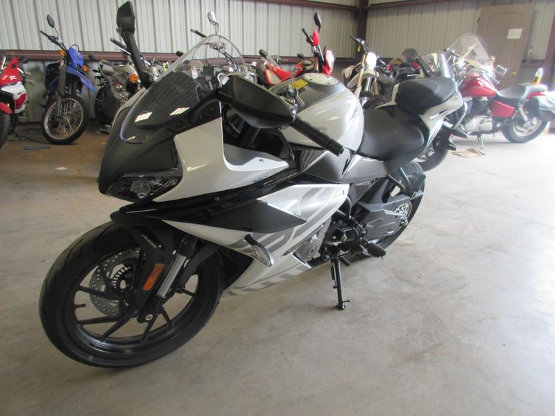 NEW 2026 CFMOTO 300SS Image 3