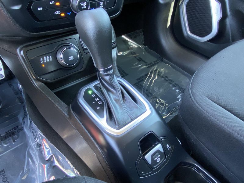 2021 Jeep Renegade SportImage 25