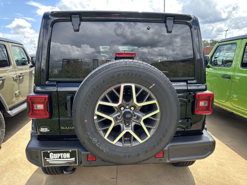 New 2025 Jeep Wrangler 4-door SaharaImage 8