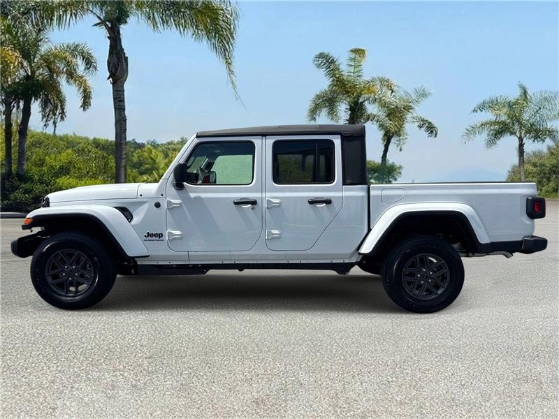 New 2026 Jeep Gladiator Sport S 4x4