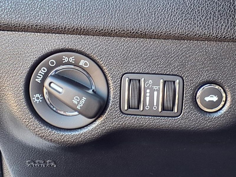 Used 2023 Chrysler 300 TouringImage 19
