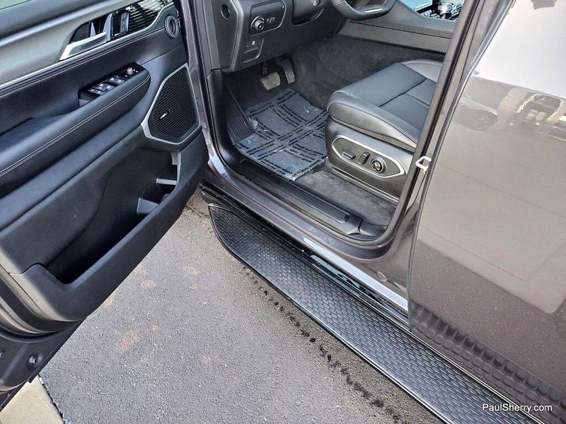 2025 Jeep Wagoneer Carbide 4x4Image 25