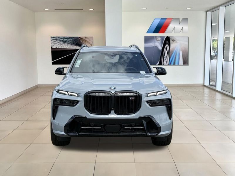 2025 BMW X7 M60iImage 3