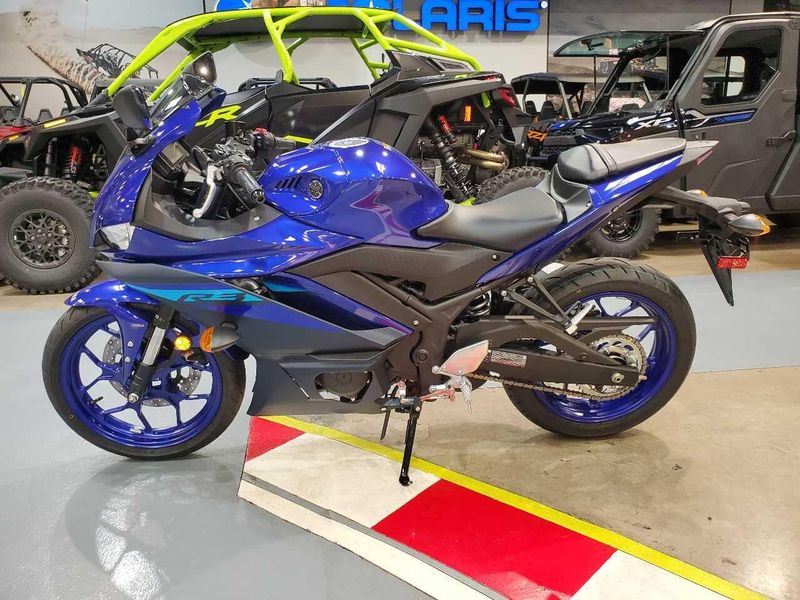 Used 2024 Yamaha YZF-R3 ABS Image 2
