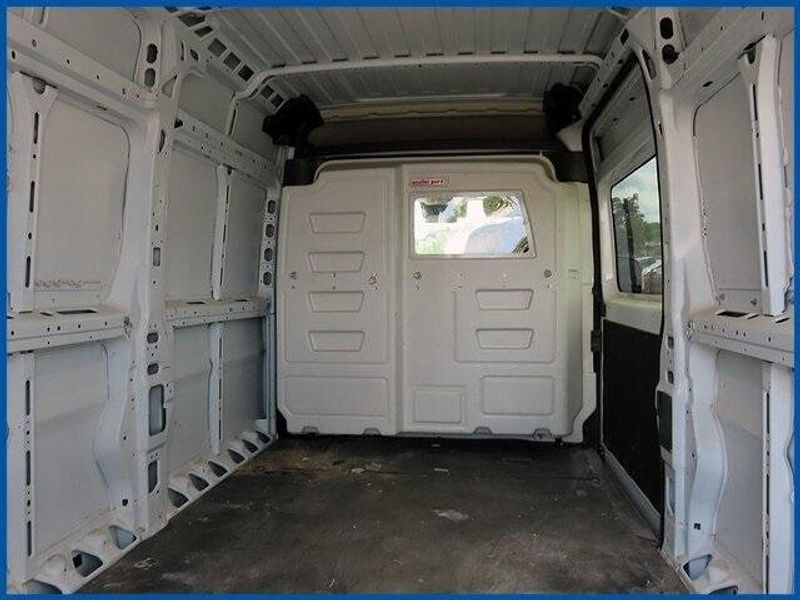 2023 RAM ProMaster 2500 High RoofImage 8