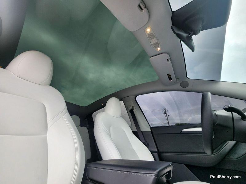 2024 Tesla Model Y Long RangeImage 49