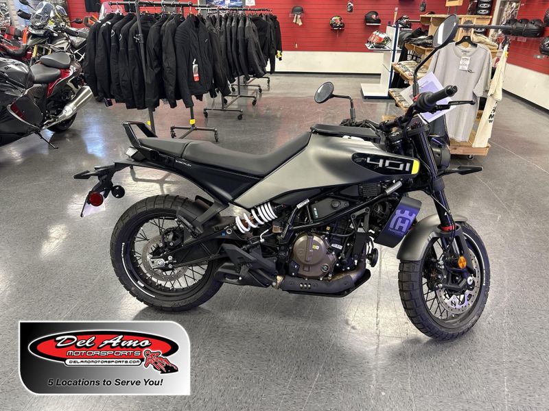 New 2024 Husqvarna SVARTPILEN 401 Image 1