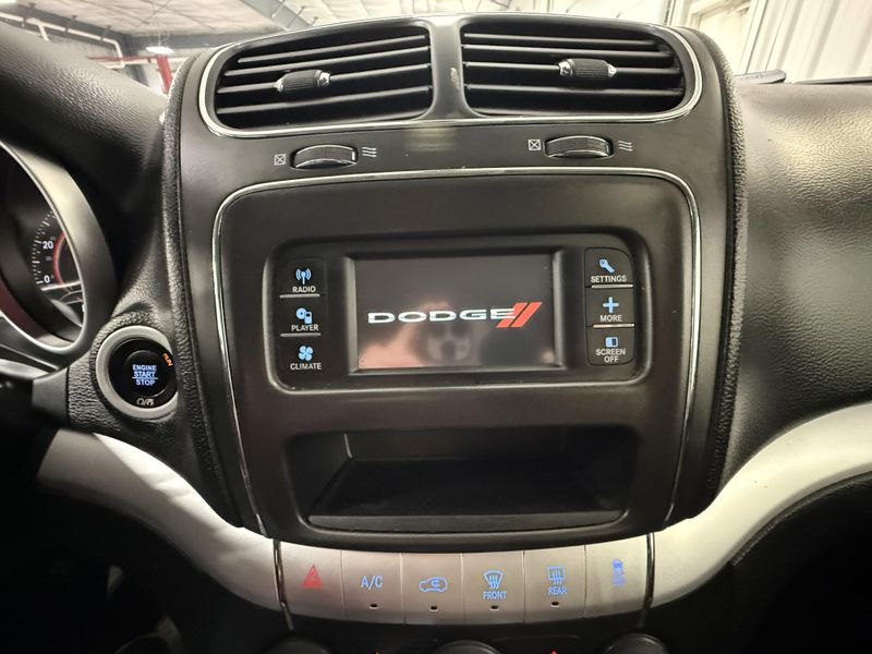 Used 2018 Dodge Journey SEImage 25