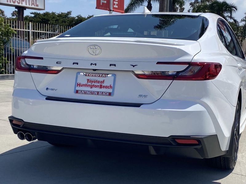 New 2025 Toyota Camry SEImage 4