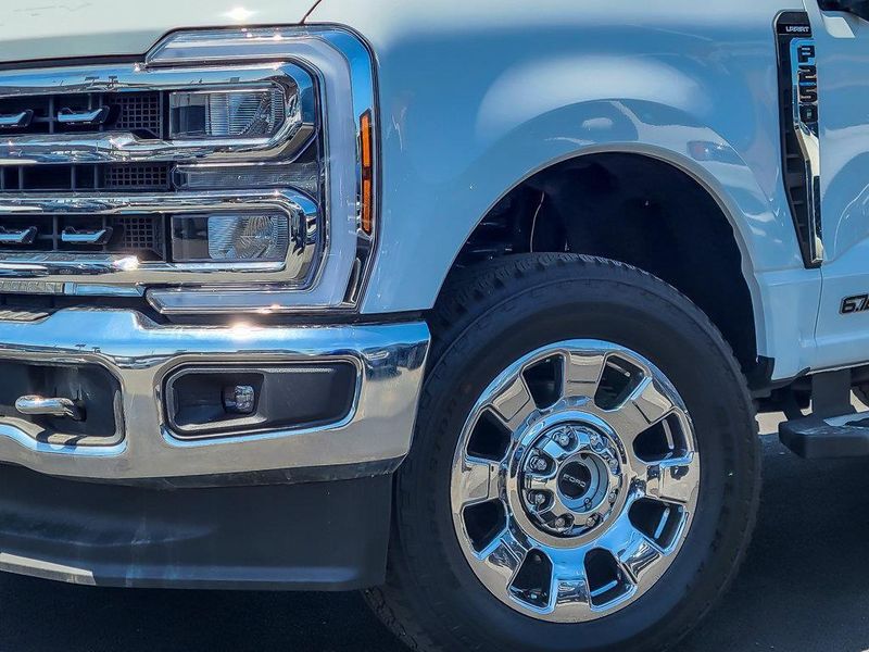 2024 Ford F-250 Lariat photo 3