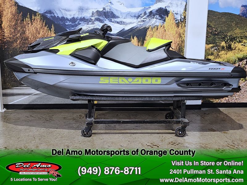 2024 Sea-Doo RXP-X 325 (SOUND SYSTEM) Image 5