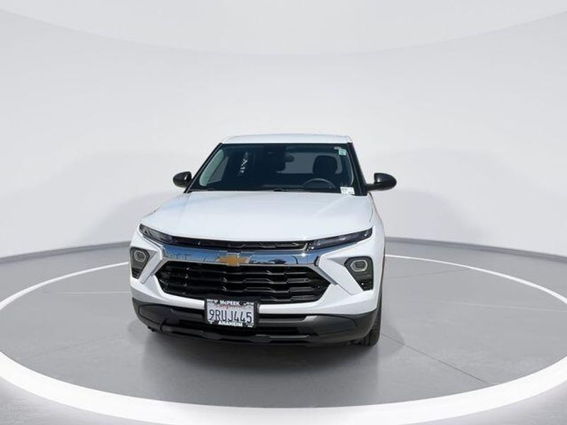 Used 2025 Chevrolet Trailblazer LSImage 3