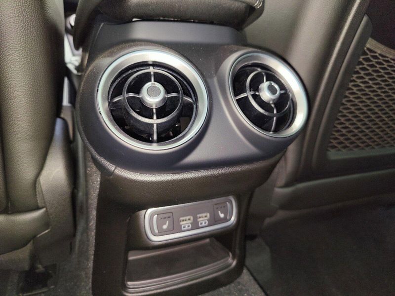 Used 2023 Alfa Romeo Stelvio Quadrifoglio AWD w/SunroofImage 30
