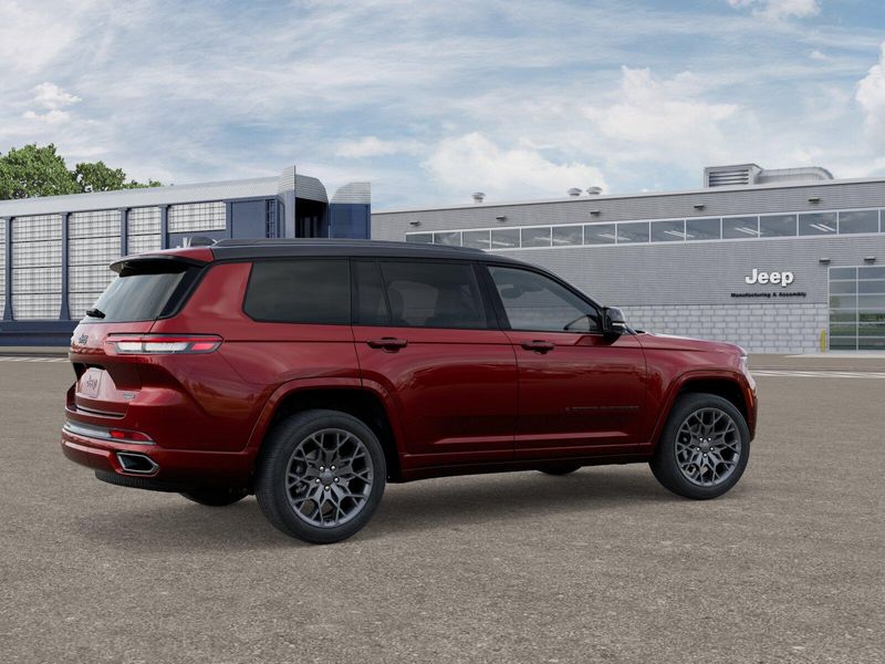 New 2025 Jeep Grand Cherokee L SummitImage 2