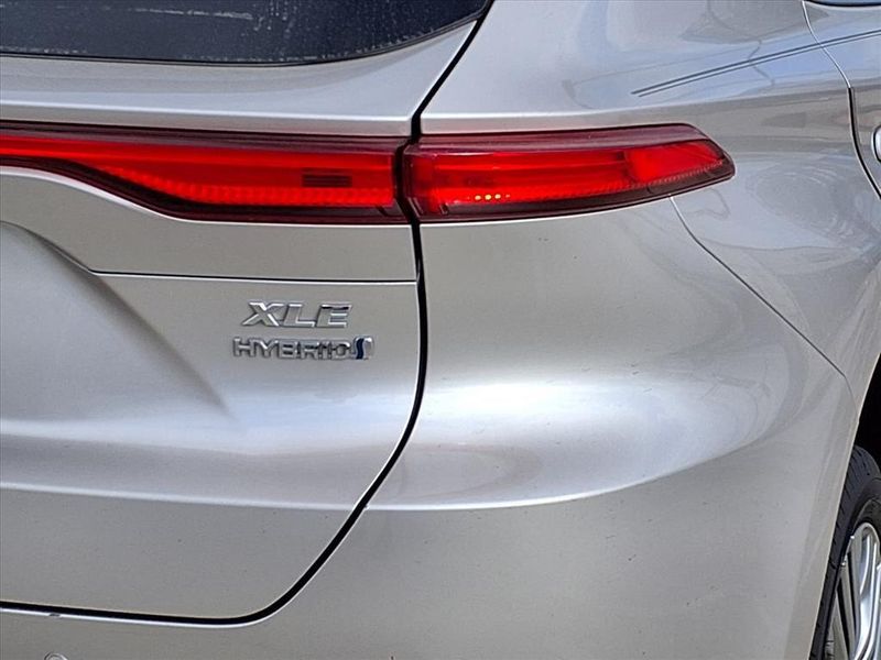 Used 2022 Toyota Venza XLEImage 7