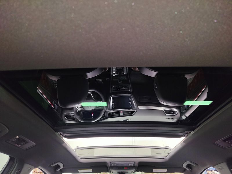 Used 2024 Volkswagen Tiguan AWD SEL R-Line w/Sunroof/NavImage 15