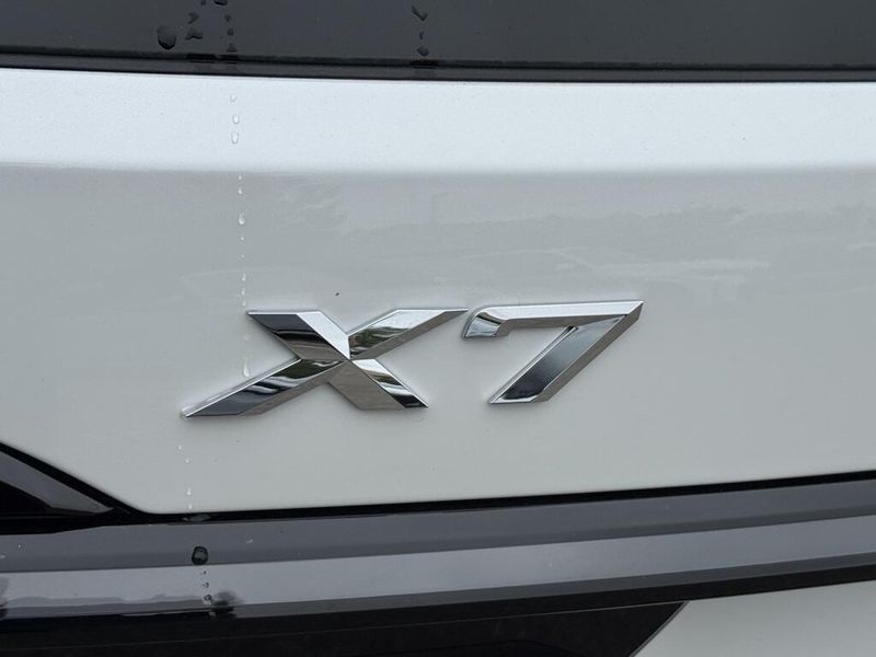 2026 BMW X7 xDrive40iImage 13