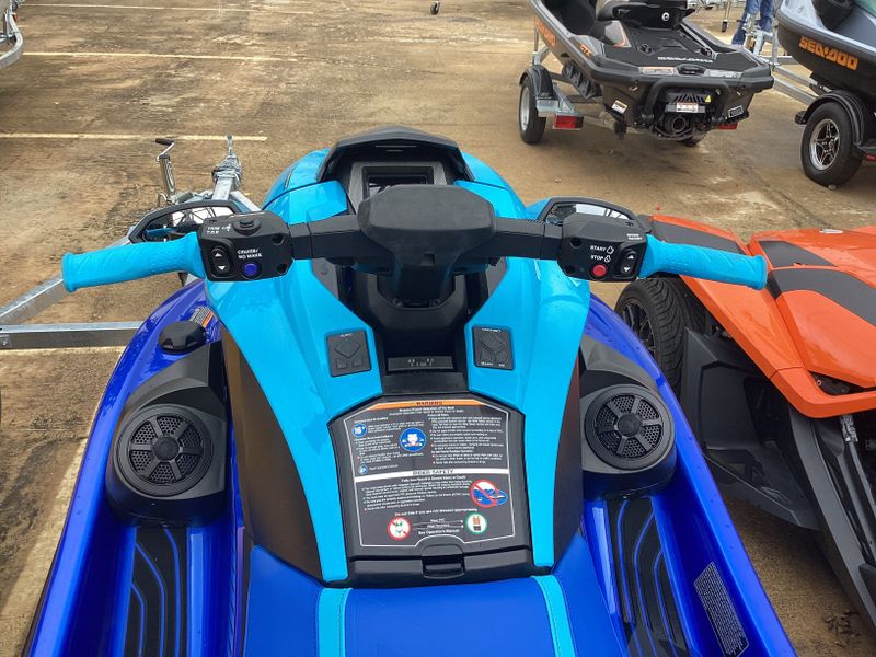 2023 Yamaha GP1800R HO WITH AUDIO SYSTEM AZURE BLUE AND CYAN Image 13