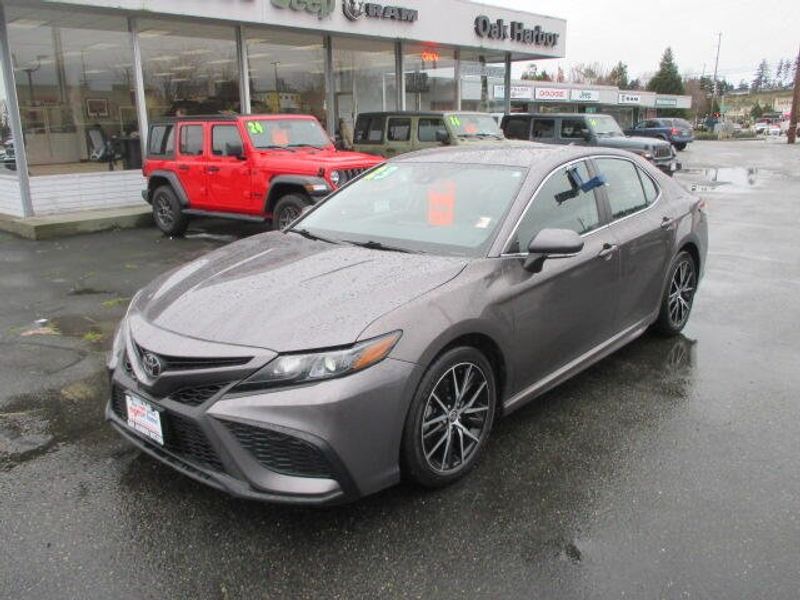 2023 Toyota Camry SEImage 2