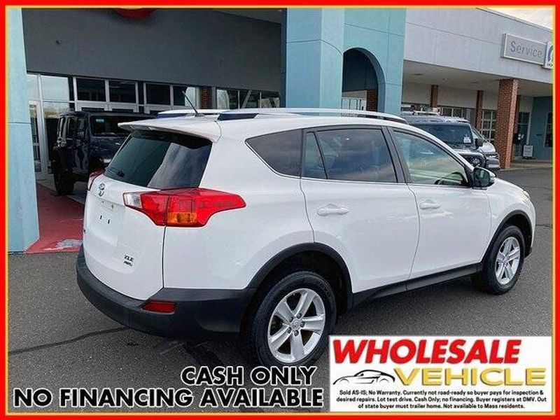 2013 Toyota RAV4 XLEImage 7