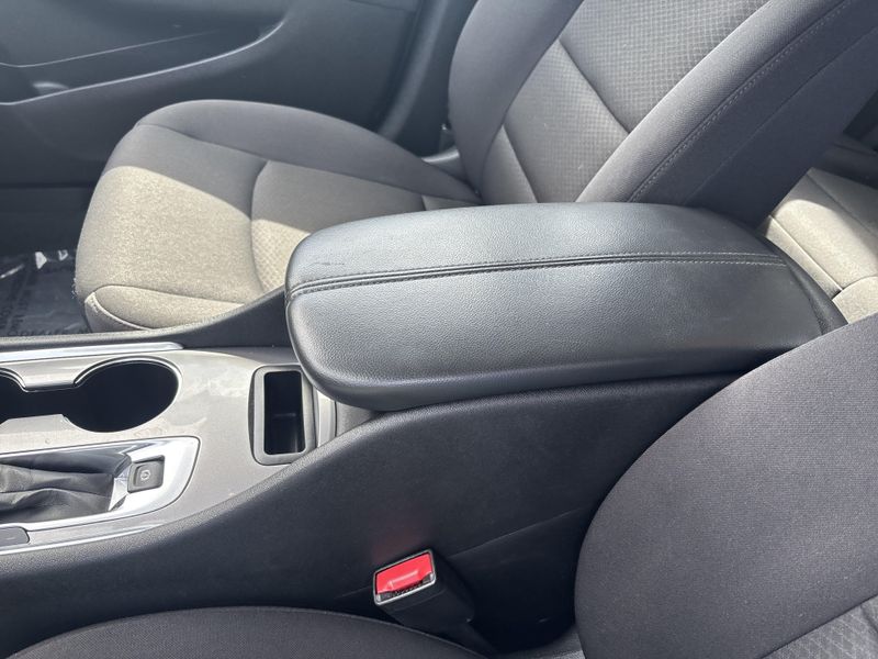 Used 2023 Chevrolet Malibu LTImage 24