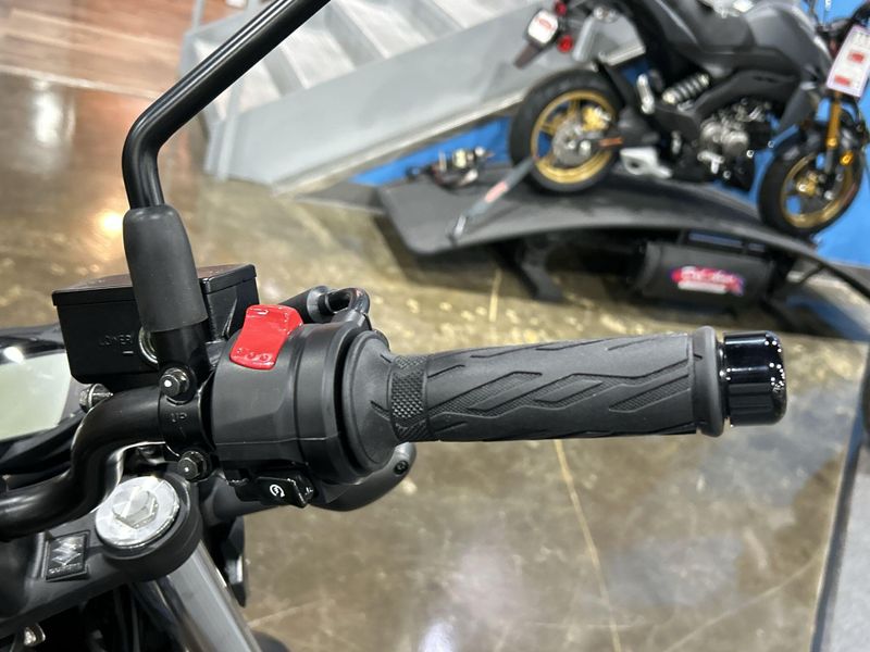 2025 Suzuki SV650 ABS  in a GREEN/BLACK exterior color. Del Amo Motorsports of Redondo Beach (424) 390-7811 delamomotorsports.com 