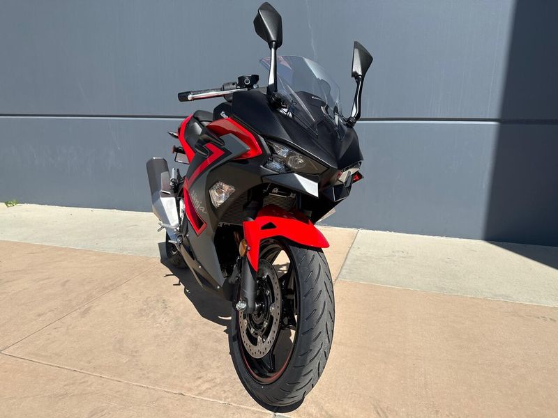 2025 Kawasaki NINJA 500 SE ABS Image 11