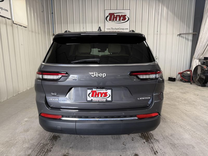 Used 2025 Jeep Grand Cherokee L LimitedImage 4