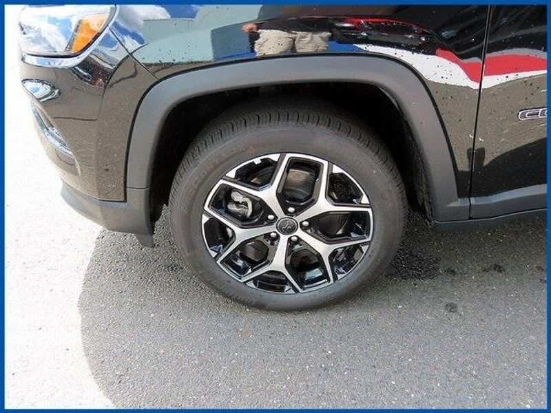New 2025 Jeep Compass LimitedImage 4
