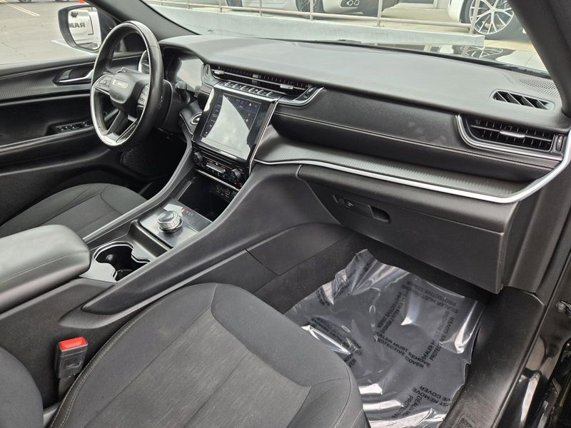 Used 2024 Jeep Grand Cherokee L Laredo X 4x2