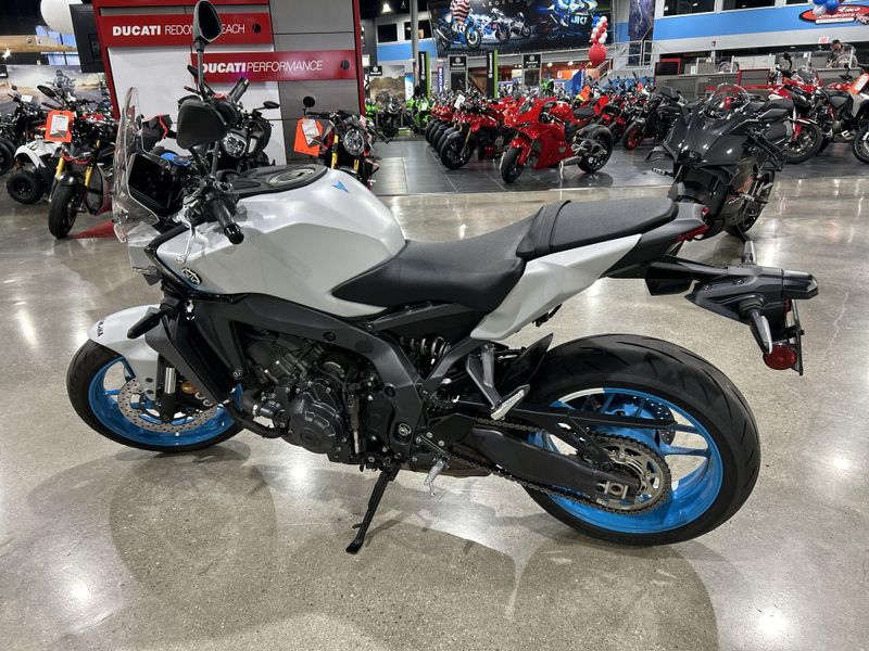 Used 2025 Yamaha MT-09 Image 24