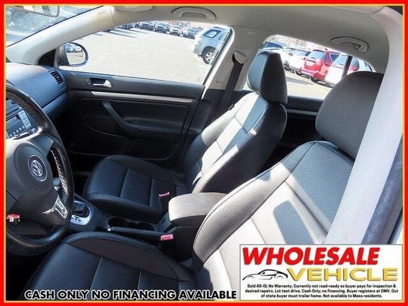 2010 Volkswagen Jetta LimitedImage 12