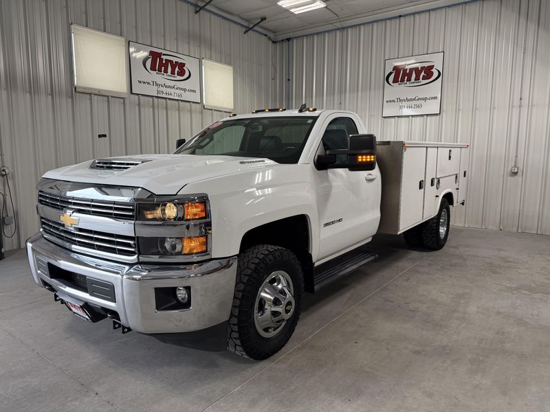 Used 2017 Chevrolet Silverado 3500HD Chassis LTImage 9