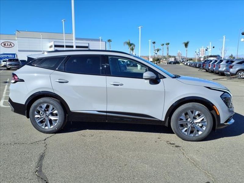 2025 Kia Sportage SXImage 6