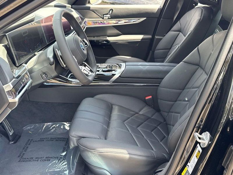 New 2026 BMW 7 Series 750e xDriveImage 18