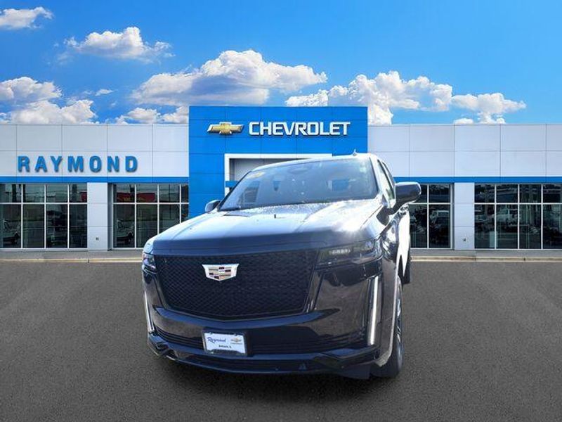 Used 2024 Cadillac Escalade Sport PlatinumImage 8