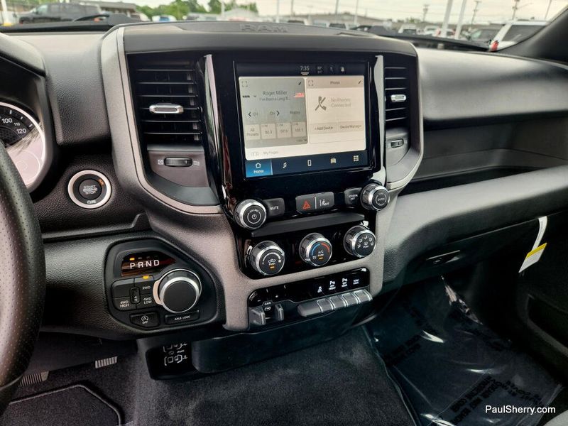 New 2026 RAM 1500 Express Crew Cab 4x4 5'7' Box