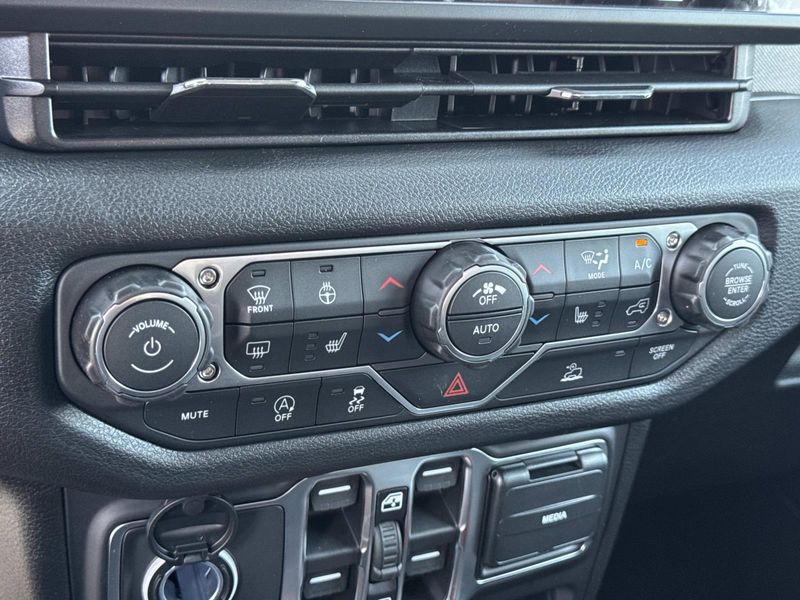 New 2026 Jeep Gladiator Sport S 4x4